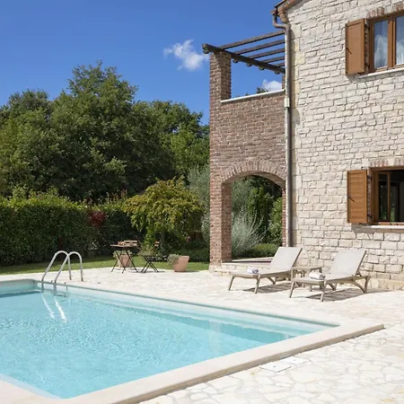 Hébergement de vacances Paradis 13 By Interhome